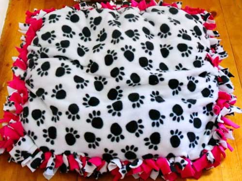 Free Crafting Ideas No Sew How to Make a No Sew Dog or Cat Bed Finished Article